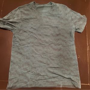 Lululemon metal vent breathe shirt